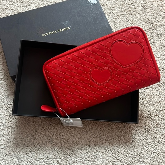 Bottega Veneta Handbags - Bottega Veneta Wallet!